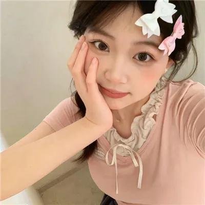 窃窃私语封面