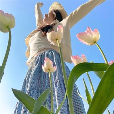 鲁卜哈利沙漠：非洲的女人封面